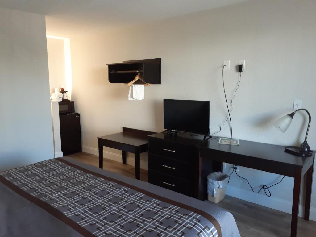 Travelodge by Wyndham Virginia Beach Bay Beach image 11