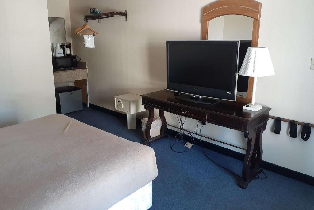 Travelodge by Wyndham Virginia Beach Bay Beach image 21