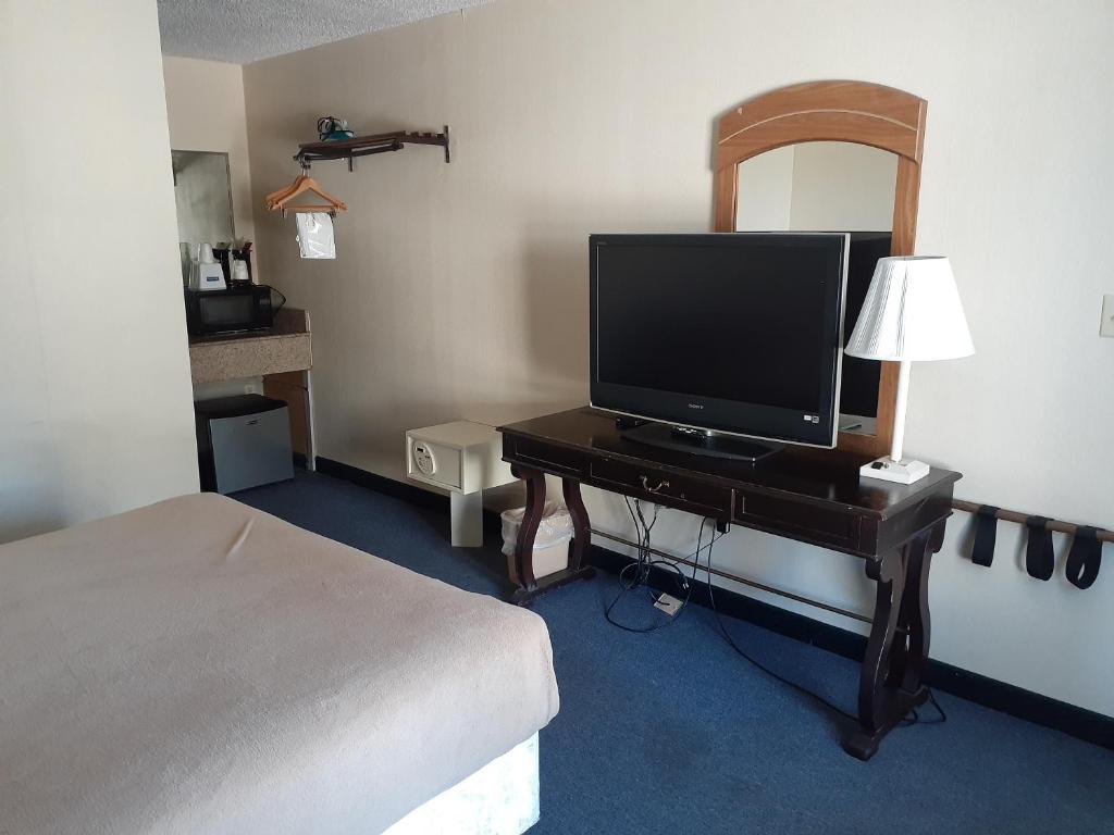 Travelodge by Wyndham Virginia Beach Bay Beach image 6
